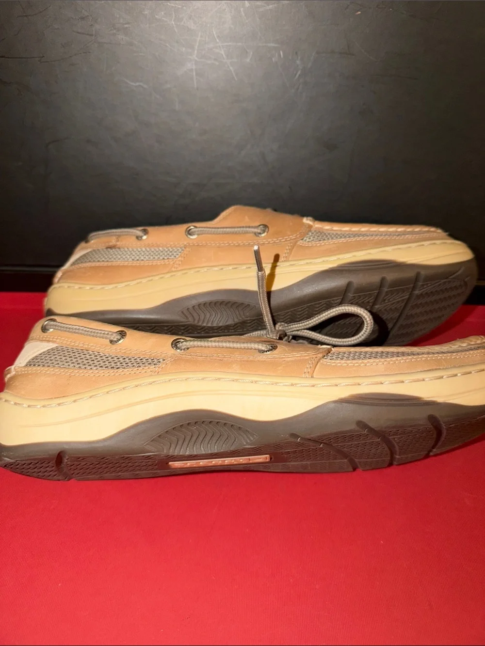 NWOB Sperry Tan Leather 2-Eye Boat Shoes with Navy Insoles